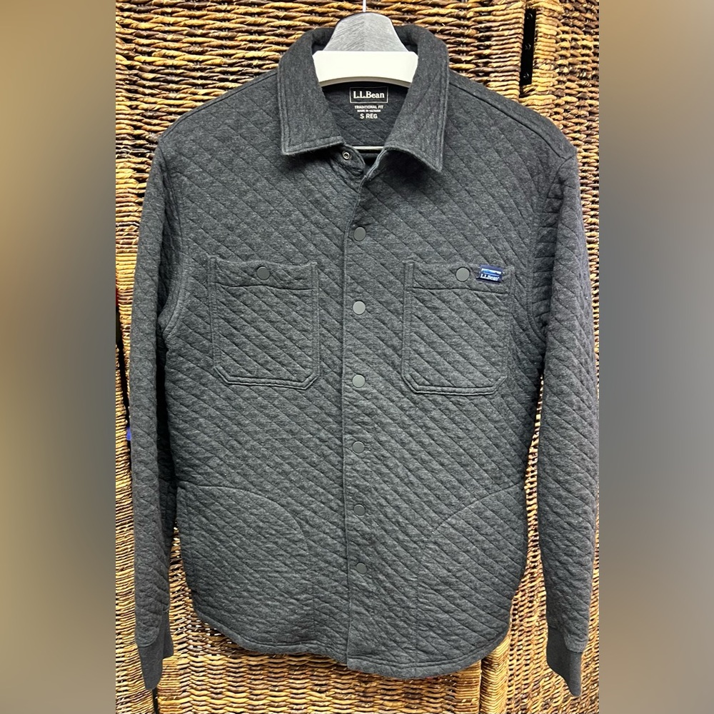L.L. Bean Men's Quilted Grey Button Up-‎ Small Traditional Fit